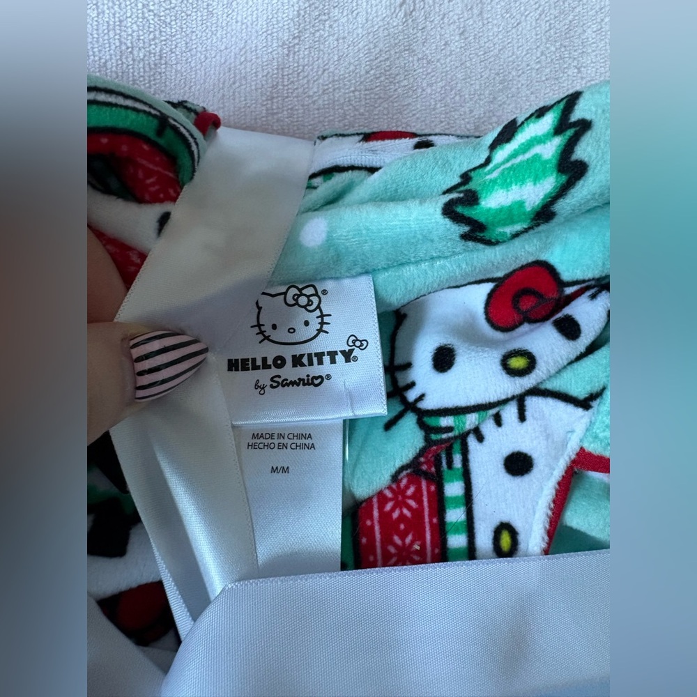 Hello Kitty Winter Pajama Set ๐ - Picture 3 of 5